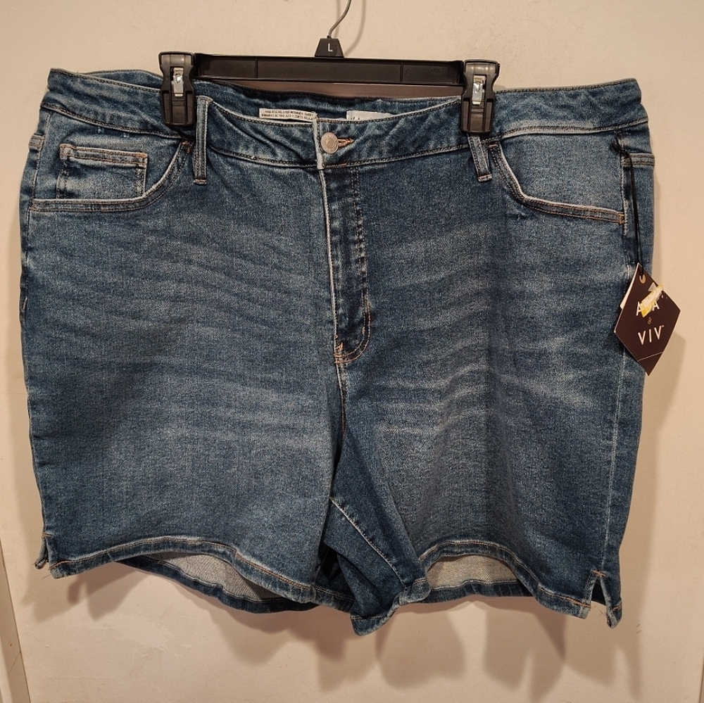 Ava & Viv NWT Women's Denim High Rise Relaxed Bermuda Shorts Sz 24 Casual Travel